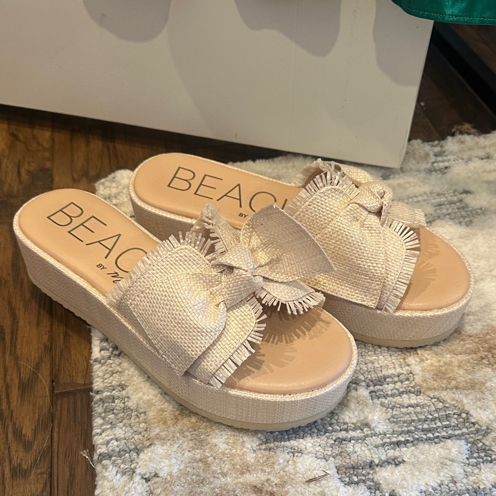 Matisse Cream Platform Sandals with Bow